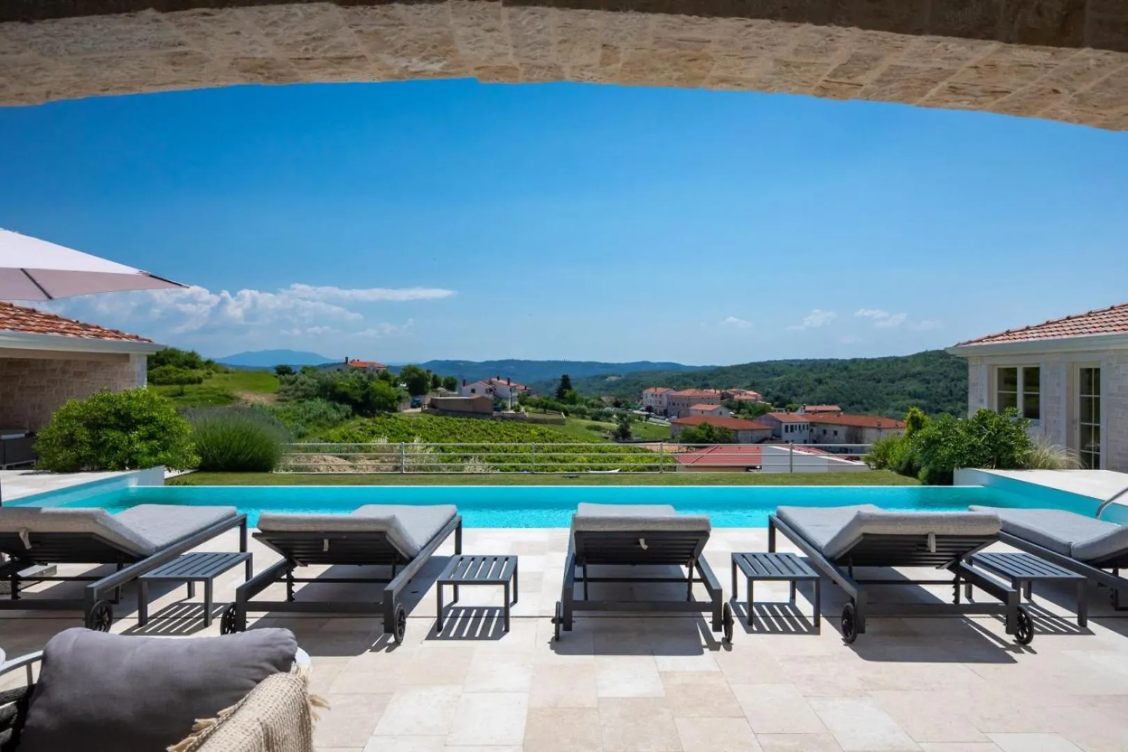 Luxury Villa Monte With Pool In Vizinada